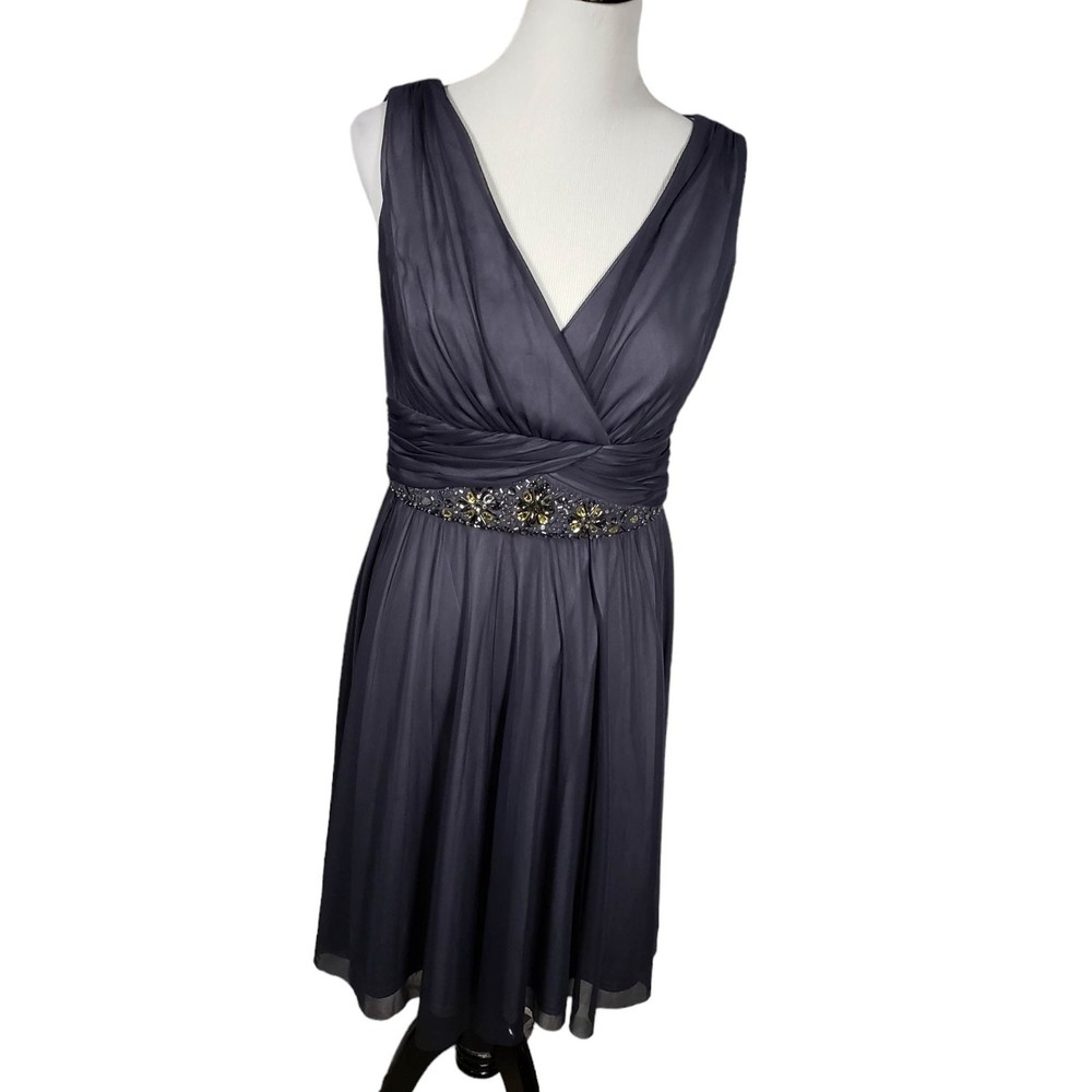 La Nouvelle RENAISSANCE Women's size 10 Gray Sleeveless Formal Cocktail Dress